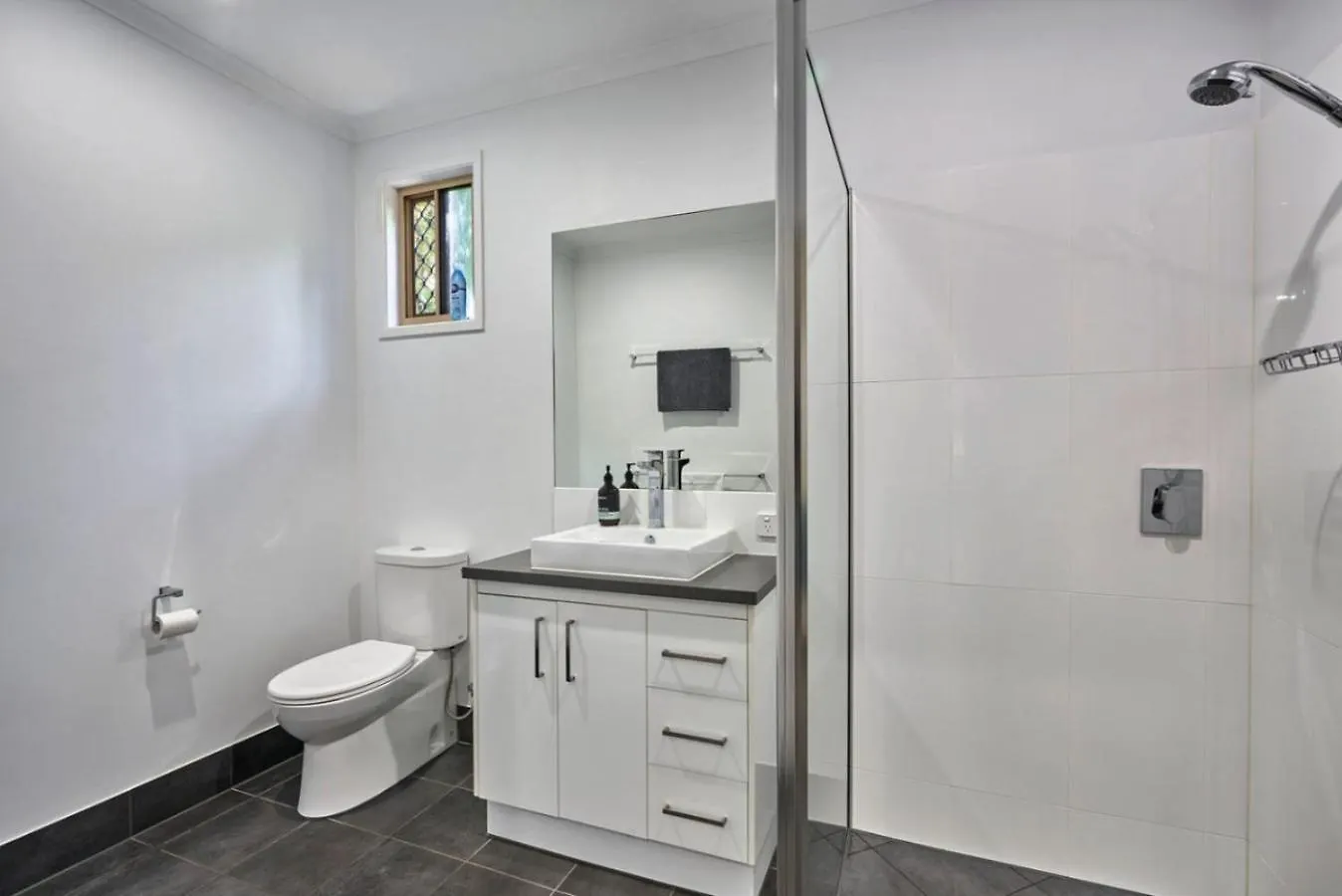 The Garden Suite At Buchan House Westcourt Apartment